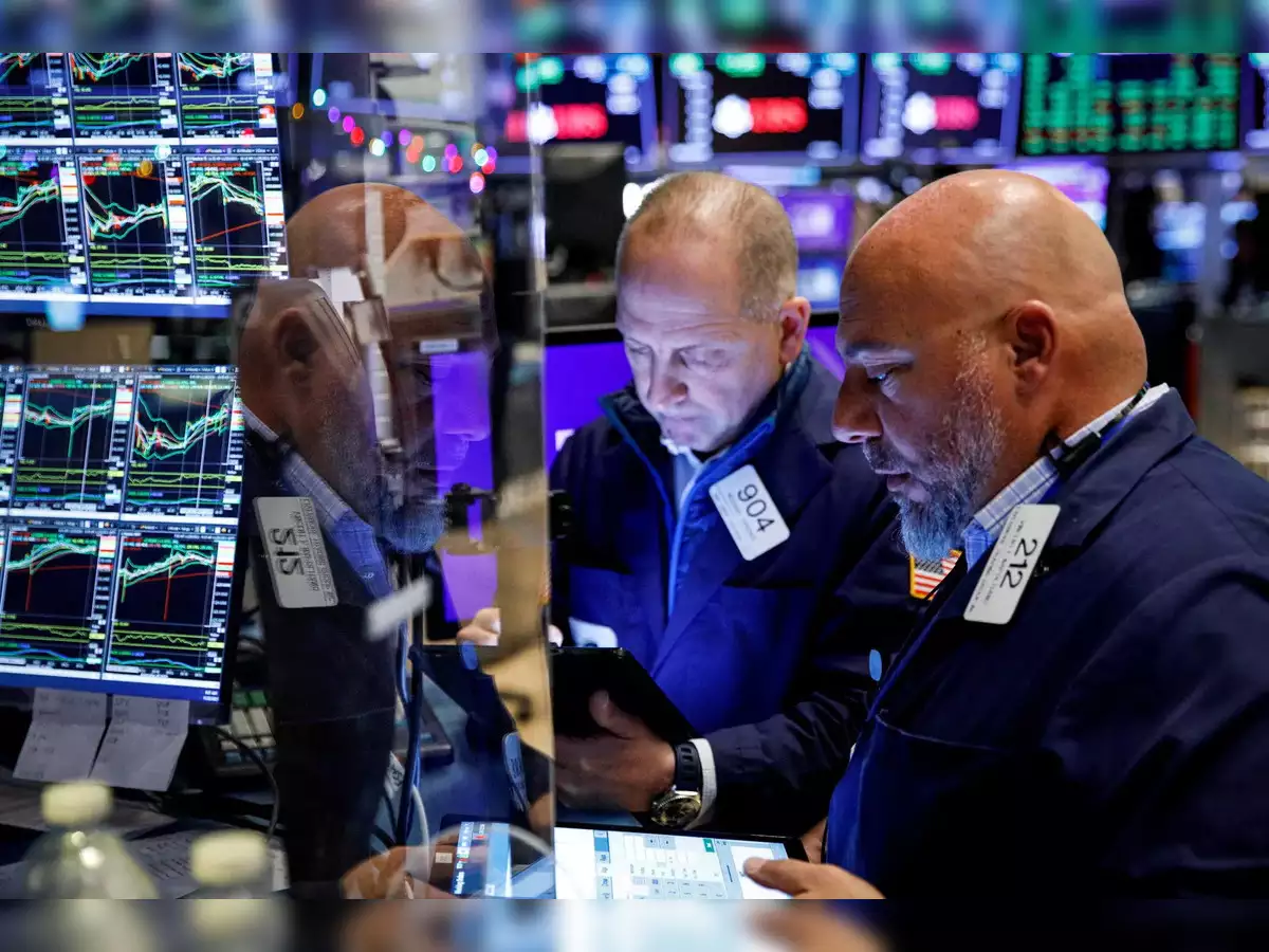 Stock Market Reacts to Latest Economic Data and Fed Policy Announcements stock-market-reacts-to-latest-economic-data-and-fed-policy-announcements.webp